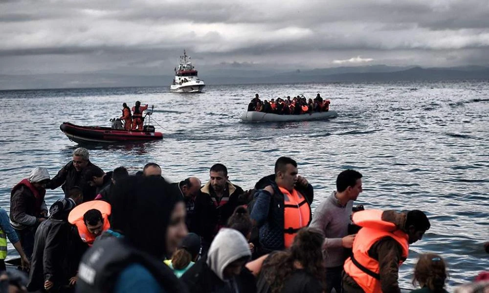 Γαύδος: Σκάφος με 283 μετανάστες εντόπισε το Λιμενικό Σώμα - Μεταφέρθηκαν στην Αγιά Χανίων (βίντεο)